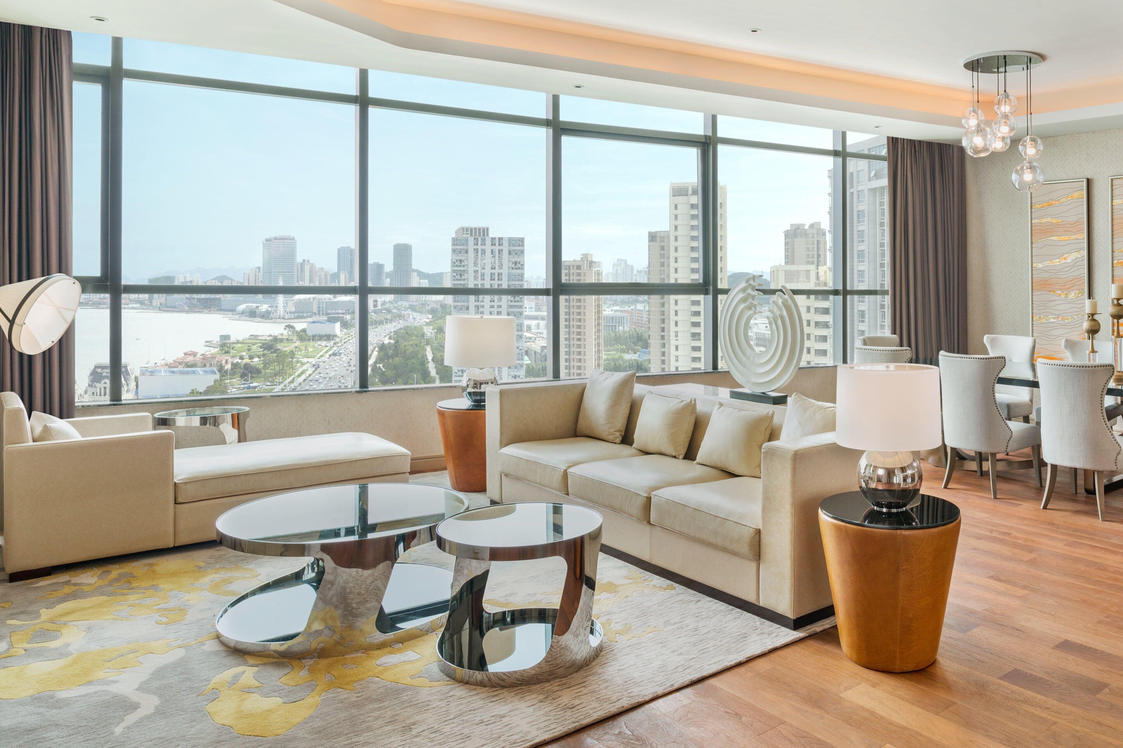 Phòng Suite Presidential, 2 phòng ngủ, quang cảnh biển | Khu phòng khách | TV LCD 