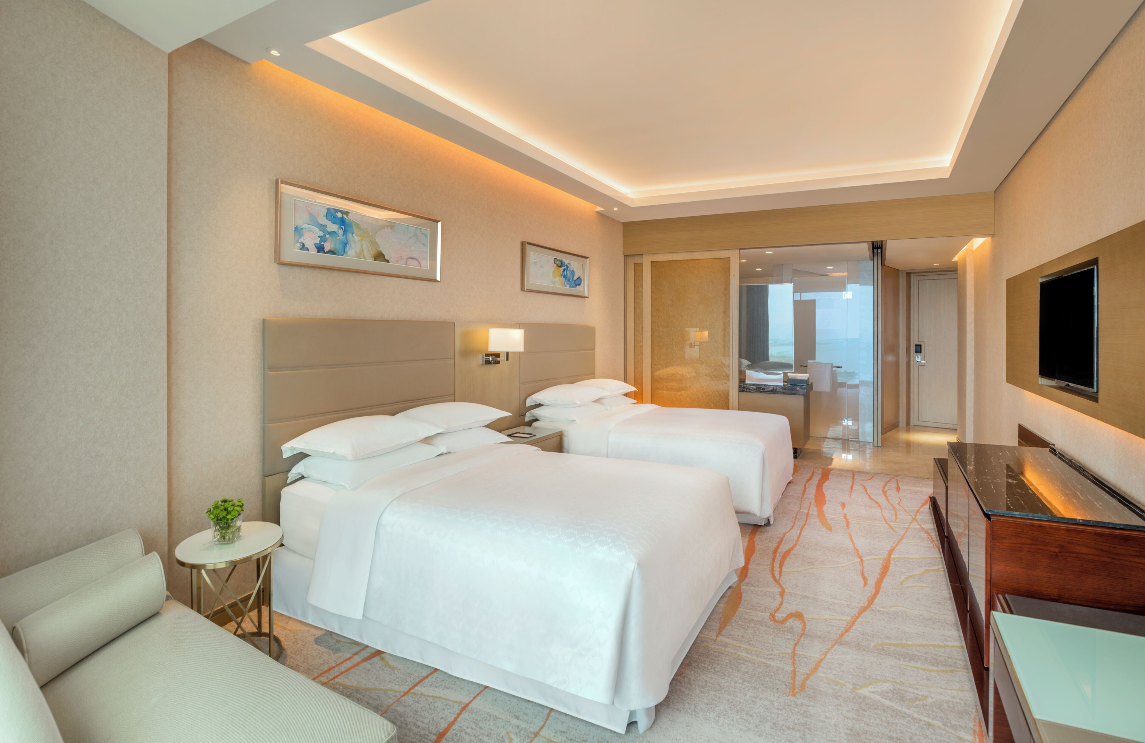 Minibar, in-room safe, desk, iron/ironing board