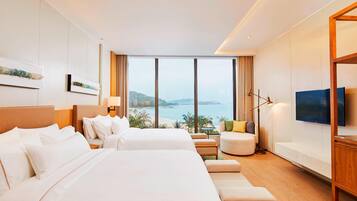 1 bedroom, down comforters, minibar, in-room safe