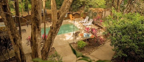 Außenpool, geöffnet von 08:00 Uhr bis 22:00 Uhr, Liegestühle