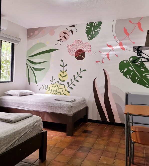 Deluxe Double Room, 1 Double Bed, Shared Bathroom | In-room safe, free WiFi, bed sheets - Casa Pura Vida Surf Hostel (Tamarindo)