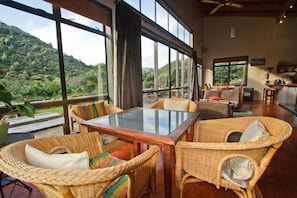 Restaurant - Piha Beachstay - Hostel (Piha)
