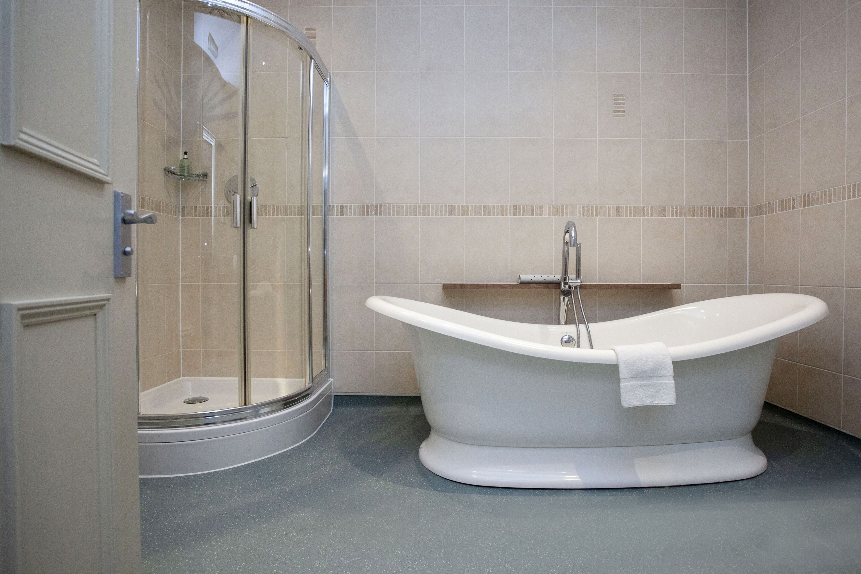 Family Suite, Ensuite | Bathroom