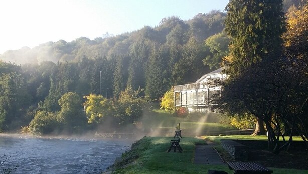 A riverside park with picnic tables and a gazebo. - The Meetings B&B (Avoca)