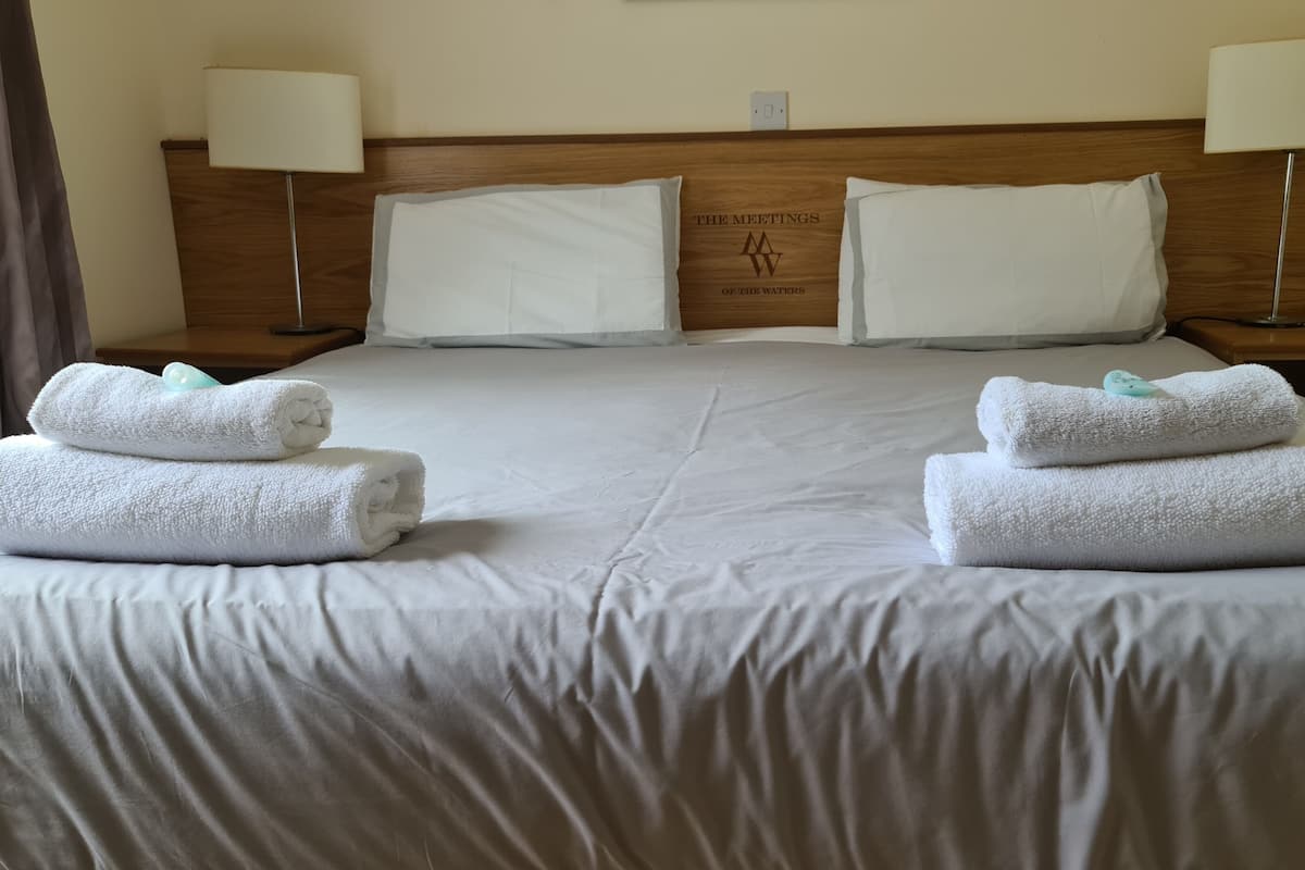 Deluxe kamer, 1 twee- of 2 eenpersoonsbedden, en-suite badkamer