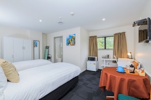 Deluxe Studio