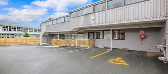 Greenlane Motel