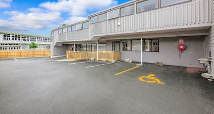 Greenlane Motel