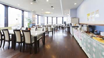 Dagelijks ontbijtbuffet (JPY 550 per persoon)