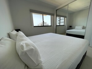Deluxe Apartment, 3 Bedrooms, Ensuite | Premium bedding, soundproofing, iron/ironing board - Magnum Serviced Apartments (Darwin)