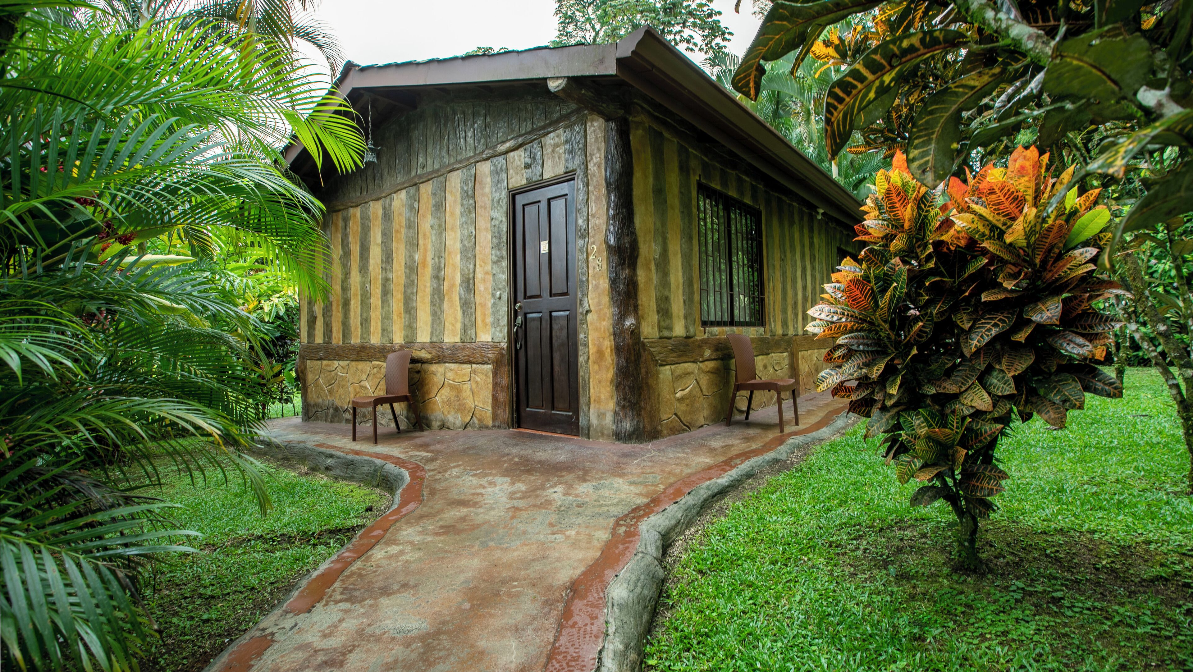 economy double room | 1 bedroom, premium bedding, down duvets, pillow-top beds