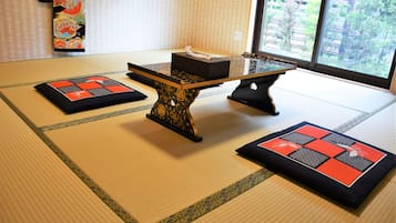 传统客房, 公共浴室 (Japanese Style, 8 Tatami-mats) | 1 多间卧室、隔音、熨斗/熨衣板、免费 WiFi