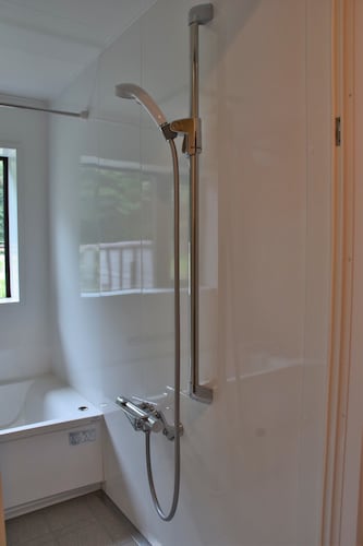 バスルームのシャワー