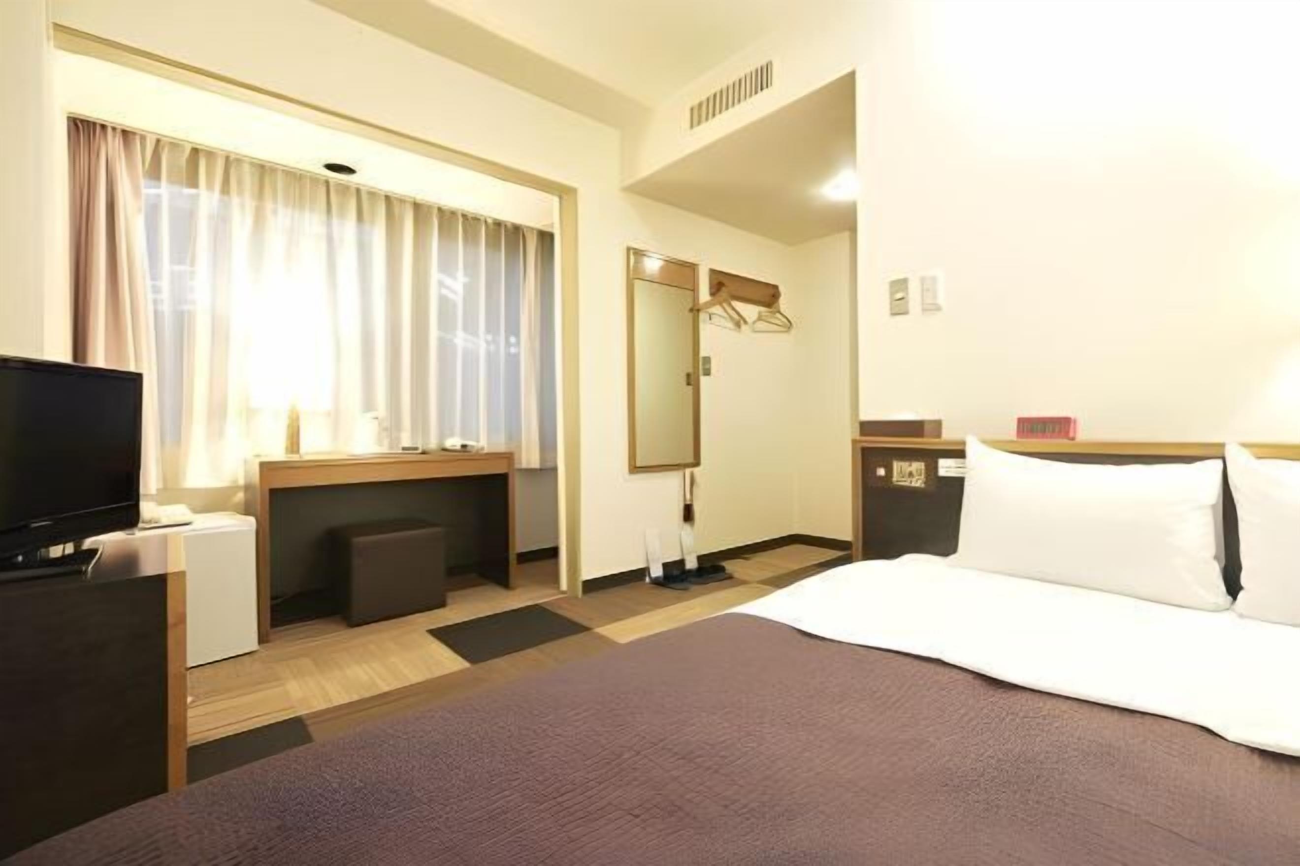 Skrivebord og wi-fi (inkludert)