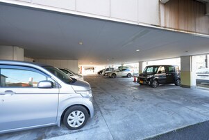 Self parking (JPY 500 per night)
