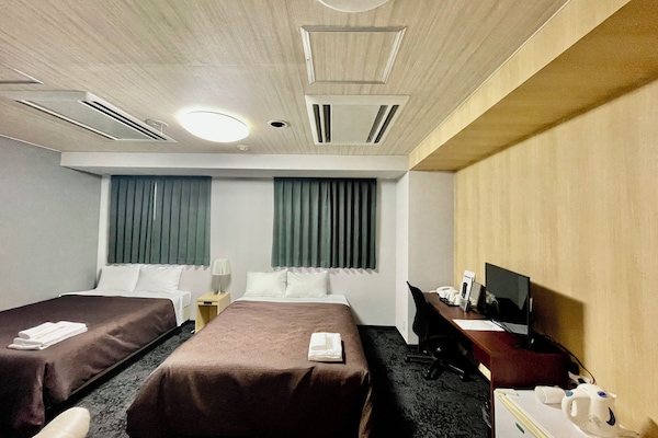 Standard Twin Room, Non-Smoking | Desk, free WiFi, bed sheets