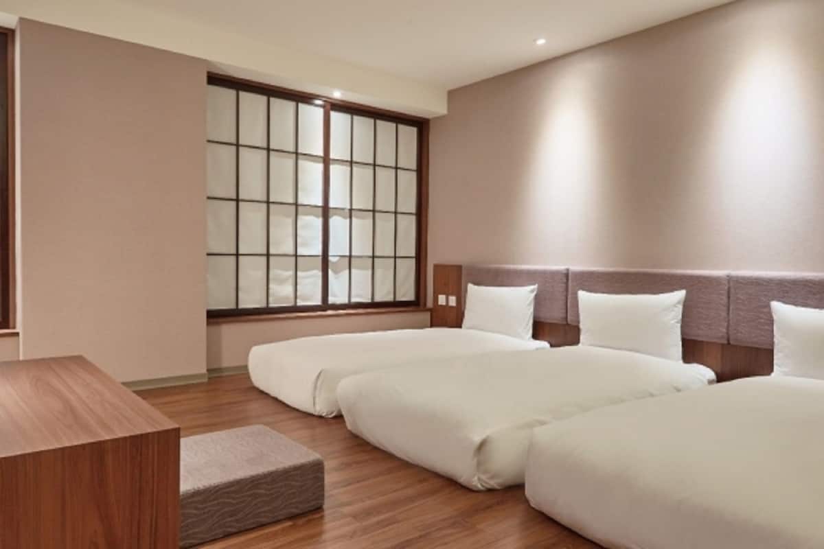 triple room (japanese) | laptop workspace, blackout curtains, soundproofing, iron/ironing board