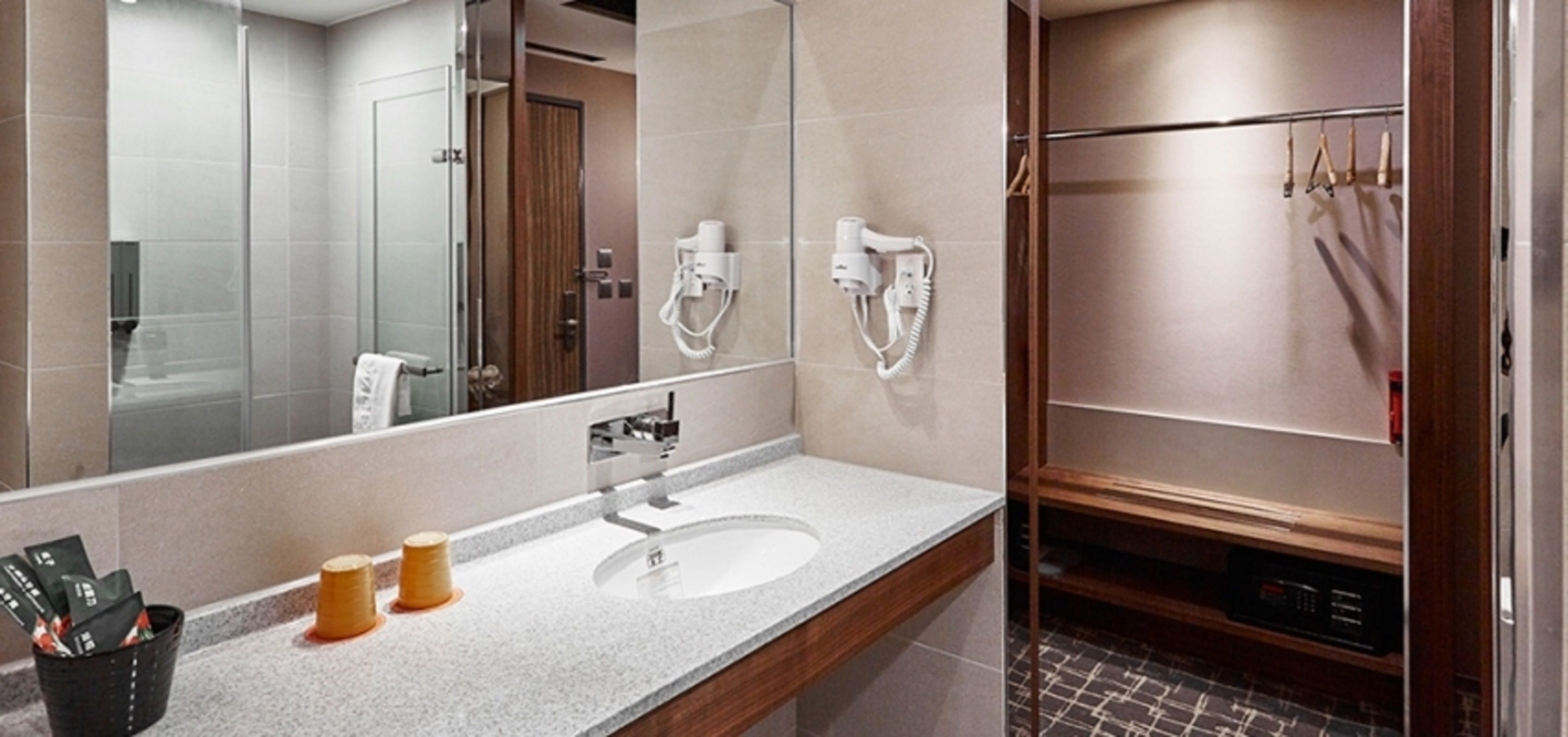 superior double or twin room | bathroom | shower, hydromassage showerhead, towels, soap