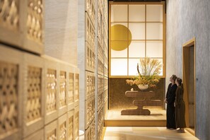 Interior entrance - HOSHINOYA Tokyo (Tokyo)