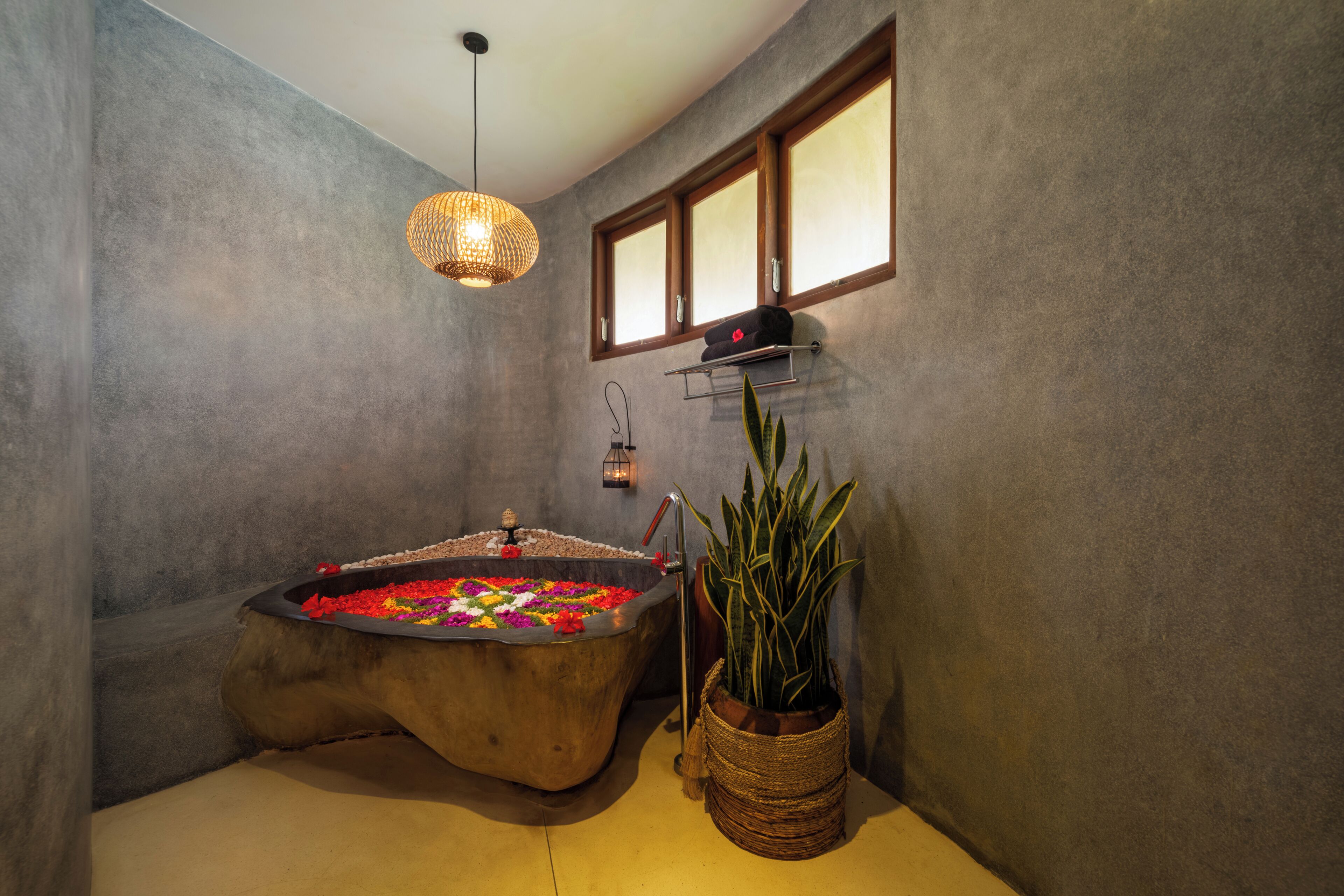 tropical deluxe  room pool view | bathroom | separate bathtub and shower, free toiletries, bathrobes, towels