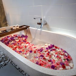 Deluxe King Suite with Rice Field View | Deep soaking bathtub