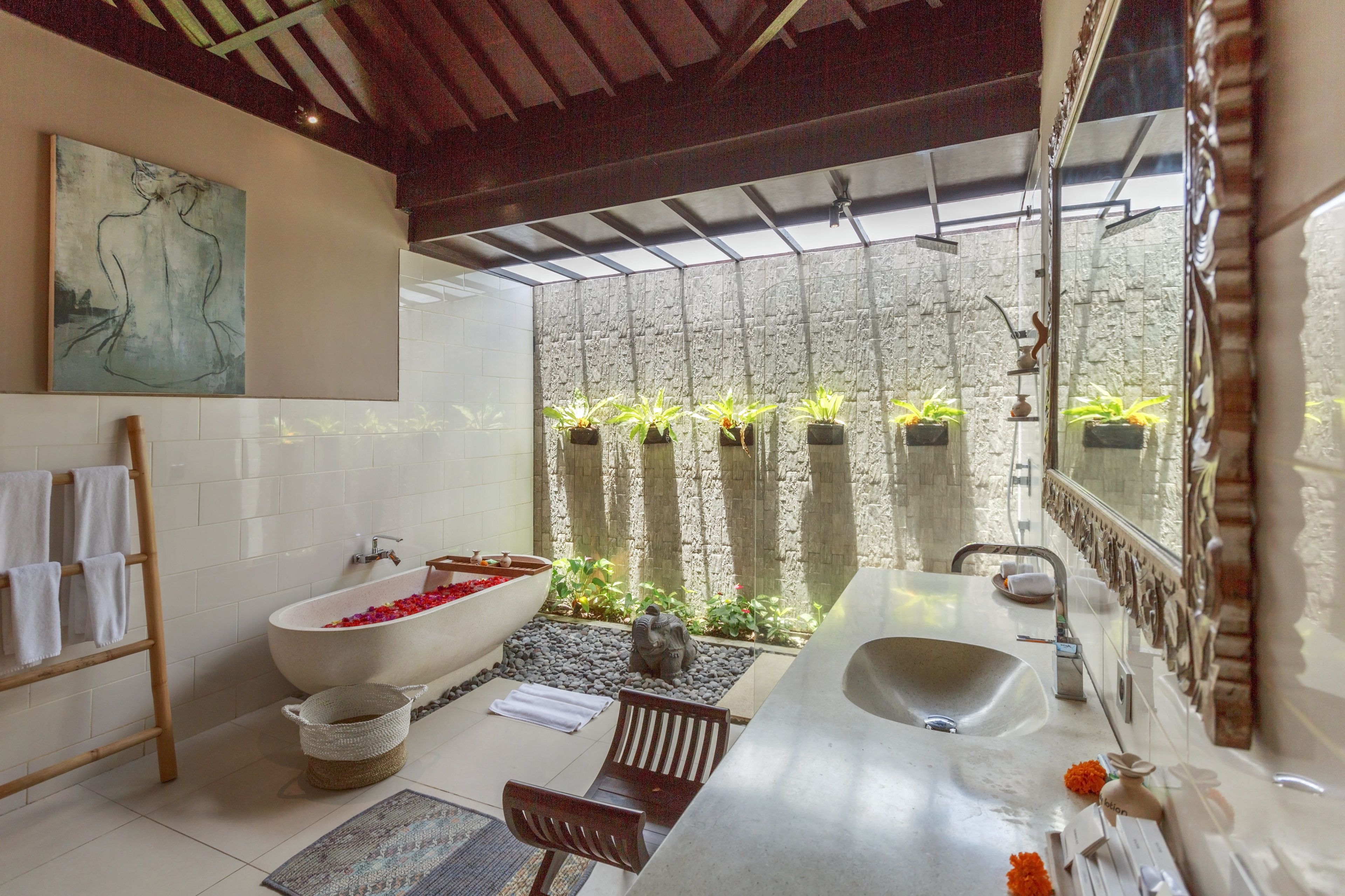 Quarto luxo (Rice Field View) | Banheiro | Produtos de toalete grátis, secador de cabelo, toalhas de banho 