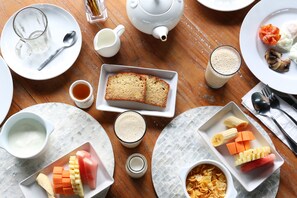 Daily full breakfast (IDR 150000 per person)