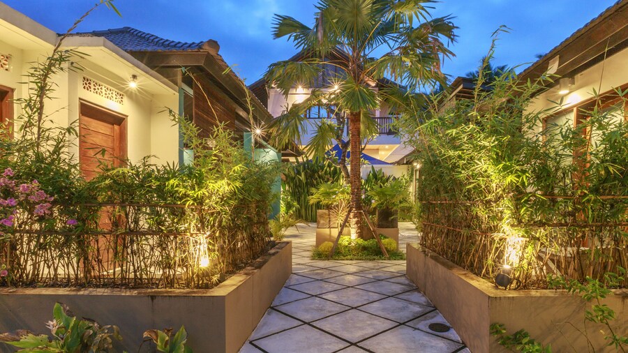 Solo Villas and Retreat