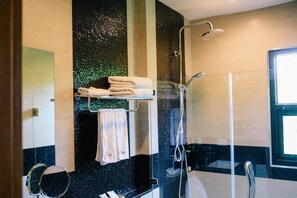 Bathroom - Wealth Boutique Hotel (Chiang Mai)