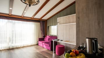 Minibar, in-room safe, desk, soundproofing