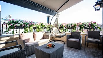 Executive-Suite, Terrasse | Minibar, Zimmersafe, Schreibtisch, schallisolierte Zimmer