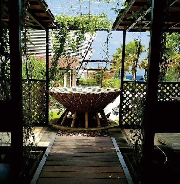 Breakfast, lunch, dinner served; local and international cuisine - Umah Tinjung Resort (Kubu)