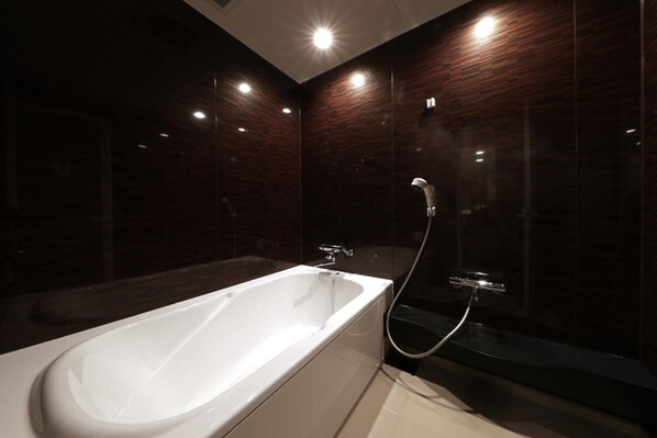 Separate bathtub and shower, jetted bath, free toiletries, hair dryer - Hotel Fine Shiga Ritto (Ritto)