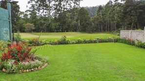 Property grounds - The Golf Green Hotel (Nuwara Eliya)