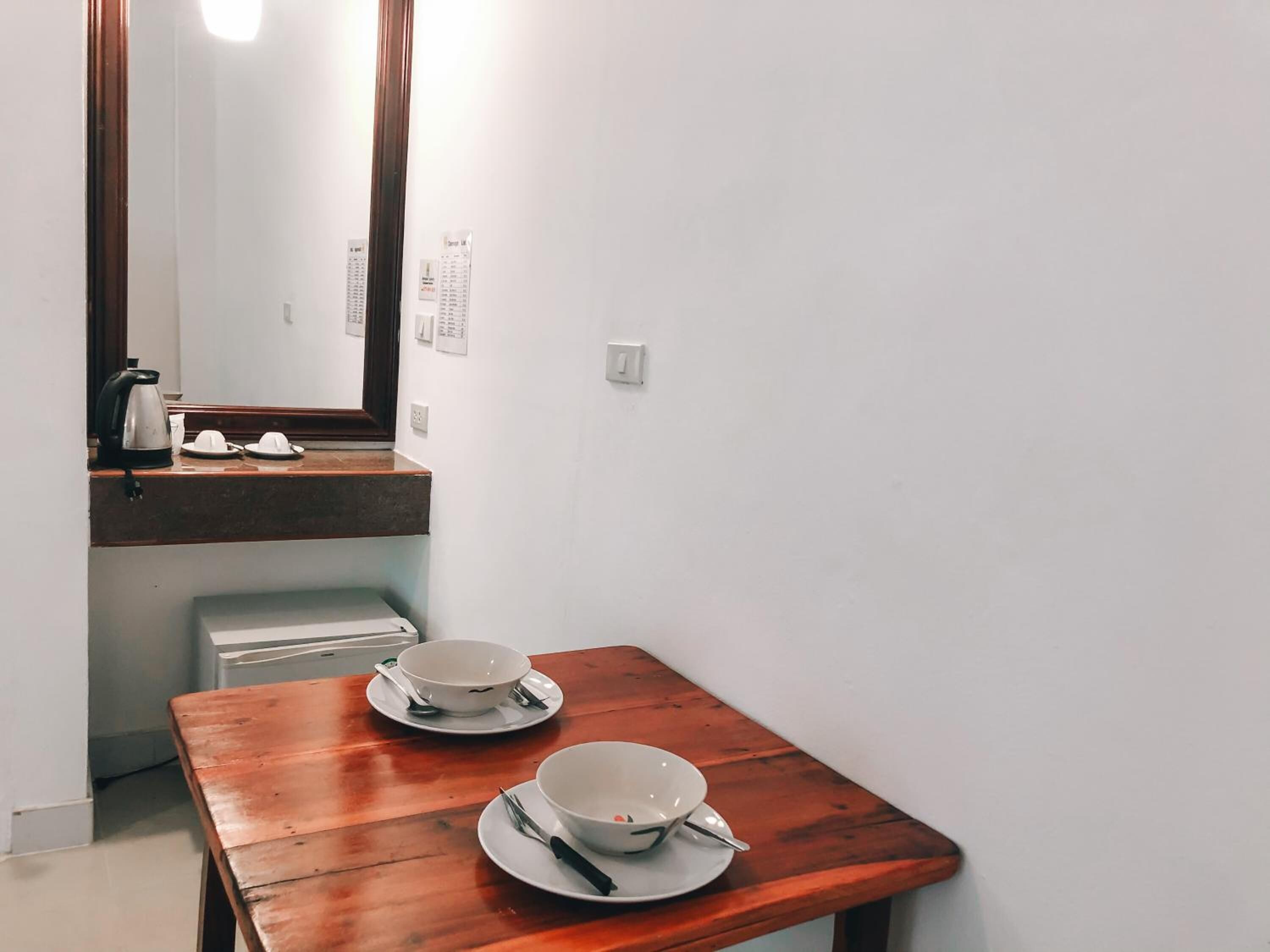 fridge, electric kettle