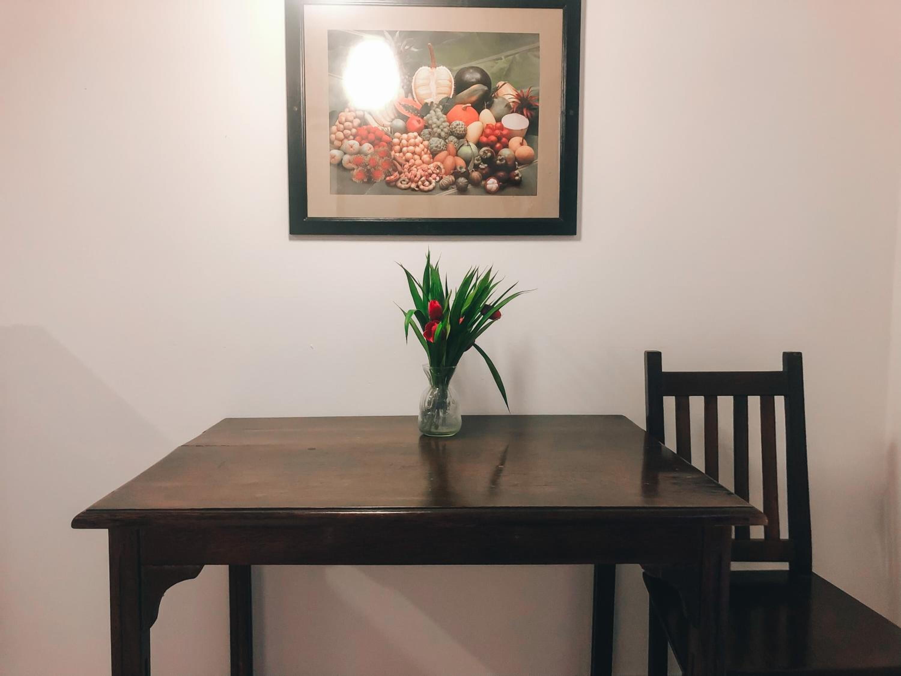 fridge, electric kettle