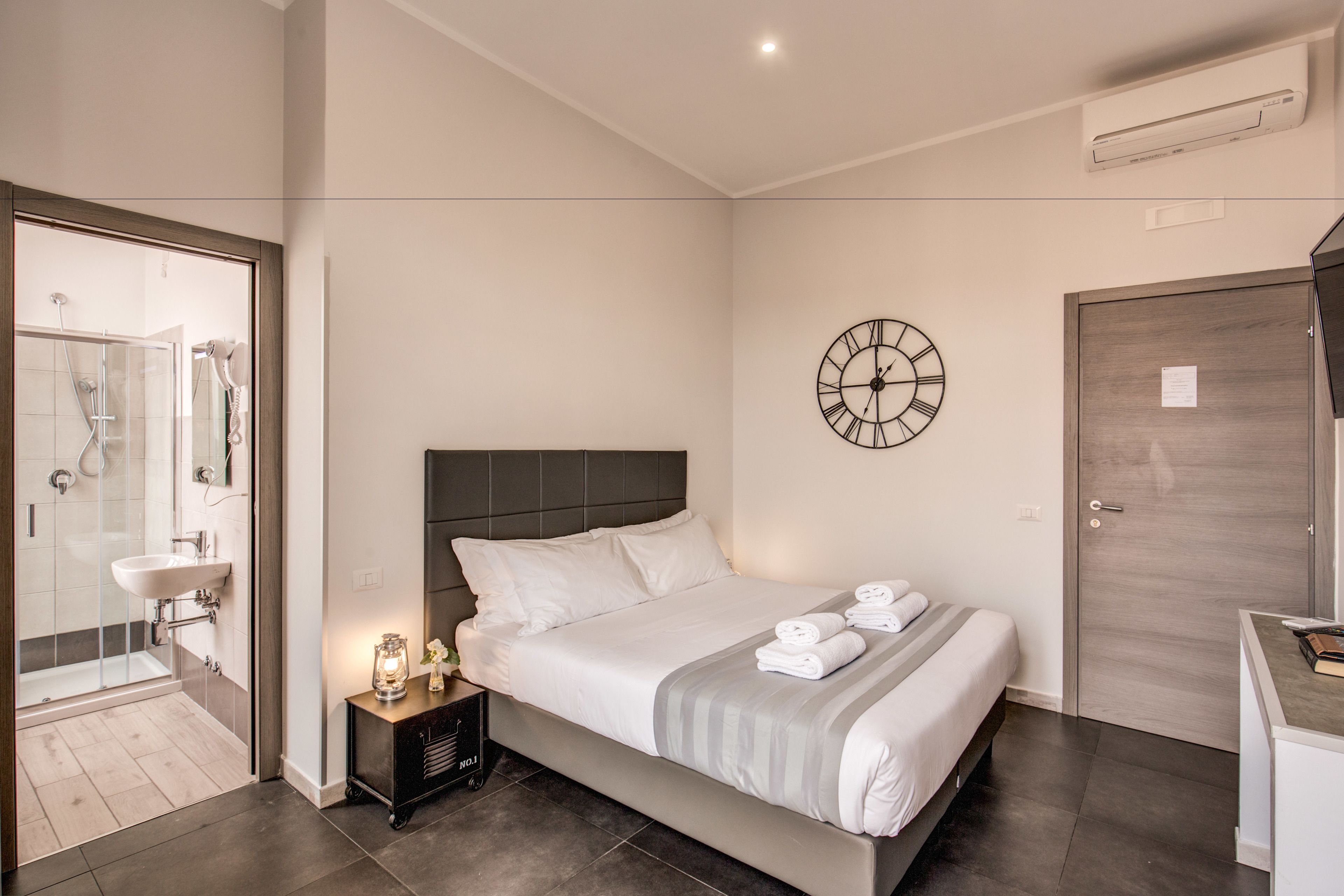 Photo - Floor 6 Boutique Rooms by DOT Suites