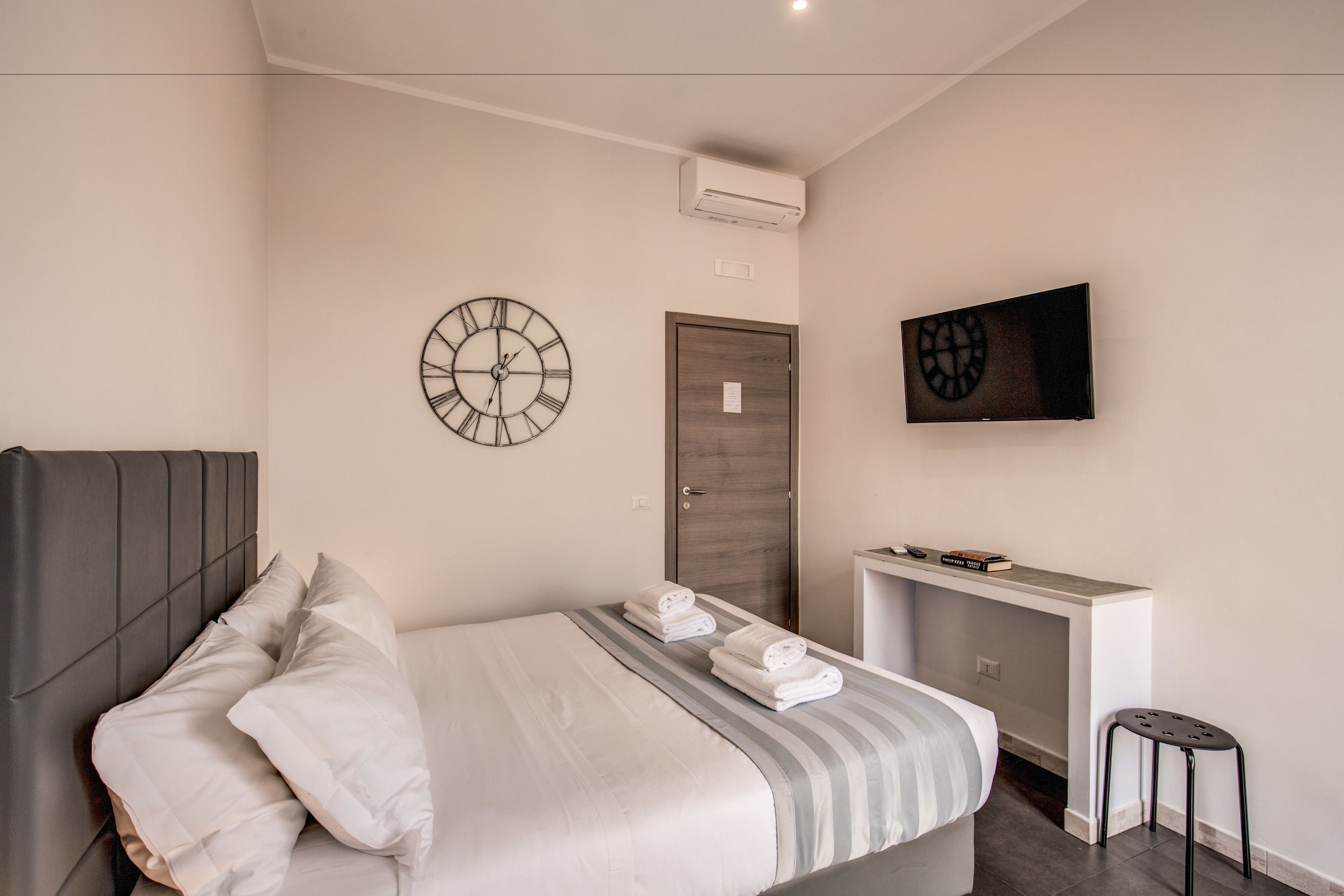 Photo - Floor 6 Boutique Rooms by DOT Suites