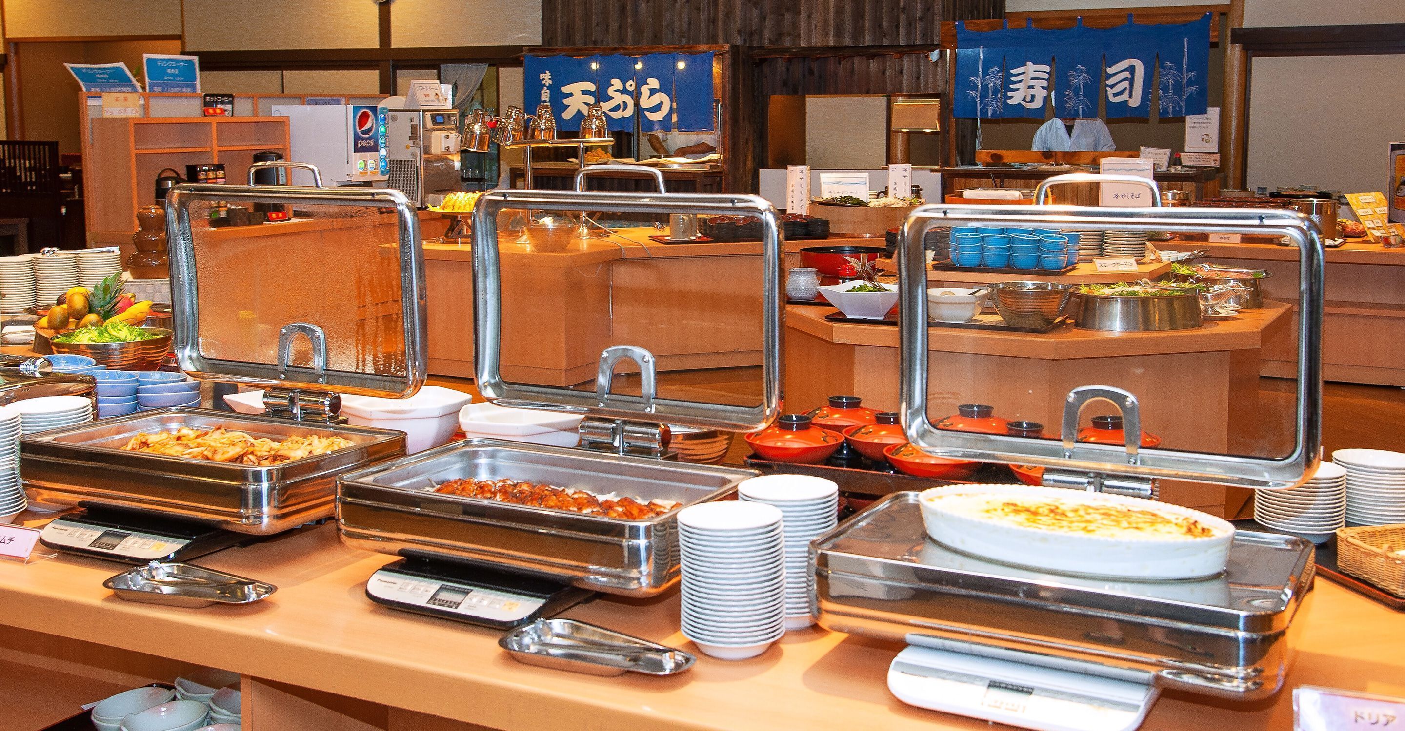 2 Restaurants, Frühstück, Abendessen, japanische Küche