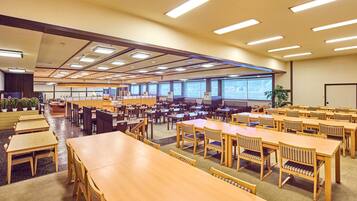 2 restaurants, breakfast, dinner served; Japanese cuisine