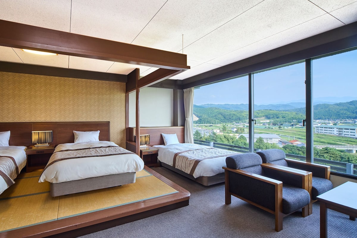 In-room safe, desk, blackout curtains, free WiFi