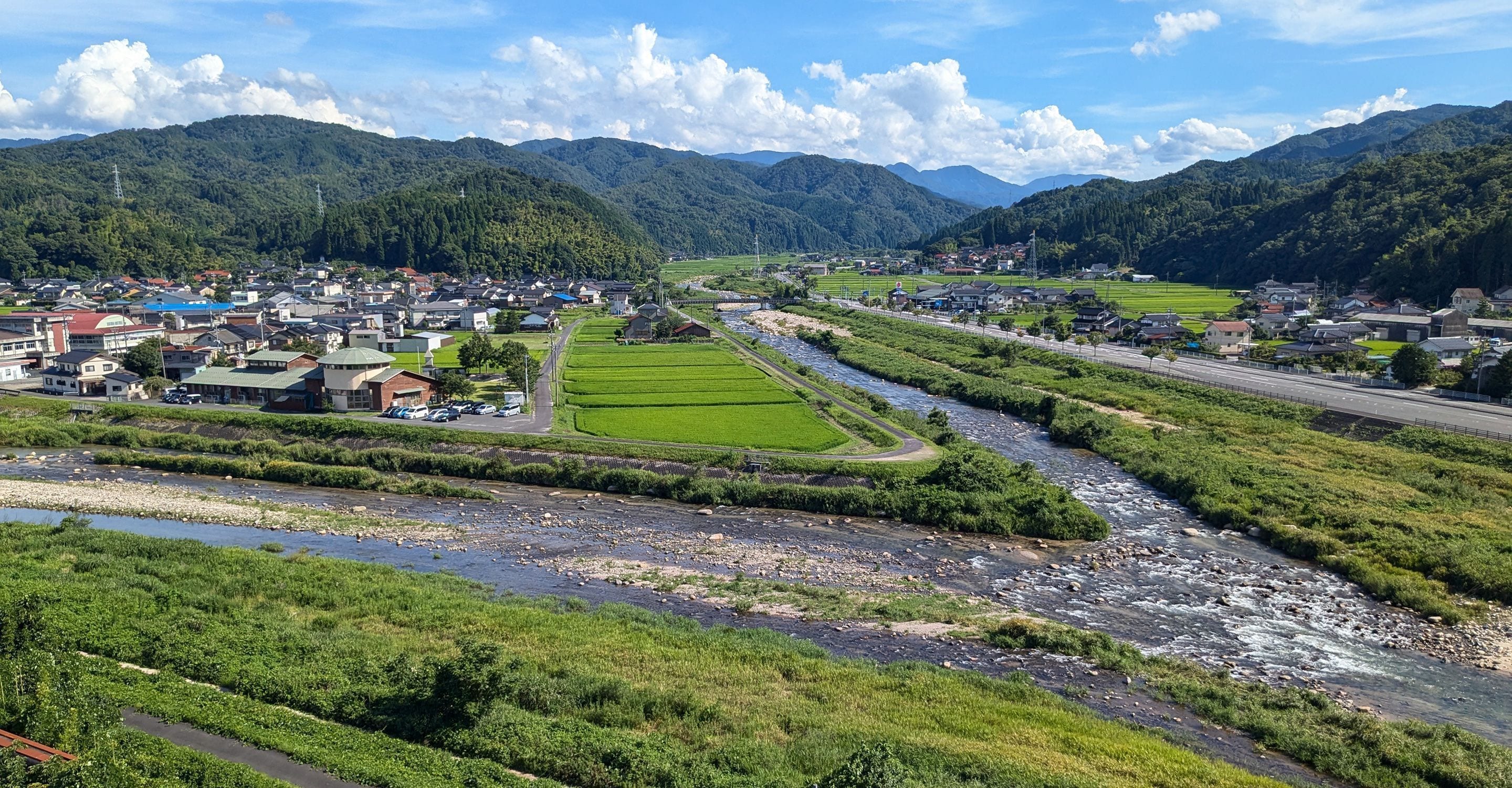 Coffres-forts dans les chambres, bureau, rideaux occultants