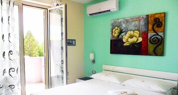 In-room safe, desk, free cribs/infant beds, free WiFi