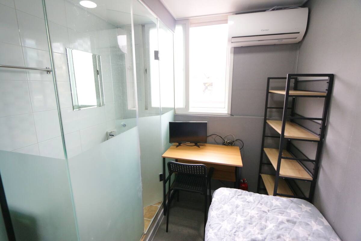 Luxury Single Room, 1 Bedroom | Bathroom