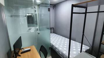 ๋ญ์
๋ฆฌ ์ฑ๊ธ๋ฃธ, ์นจ์ค 1๊ฐ | ์ฑ
์, ๋ฌด๋ฃ WiFi