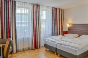 Quarto casal ou duplo | Roupas de cama premium, cofres nos quartos, escrivaninha, berços grátis