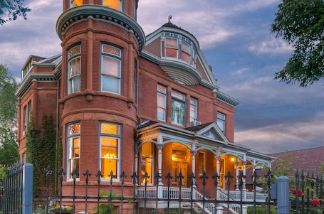 Front of property. Lumber Baron Inn