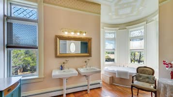 The Honeymoon Room | Bàn ủi/dụng cụ ủi quần áo, truy cập Internet không dây miễn phí