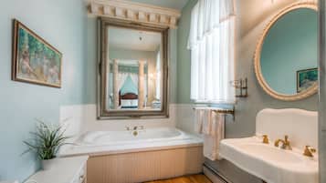 The Anniversary Suite | Ferros/tábuas de passar roupa, Wi-Fi de cortesia, roupa de cama