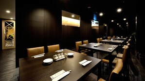 4 restauranter: frokost, lunsj og middag serveres